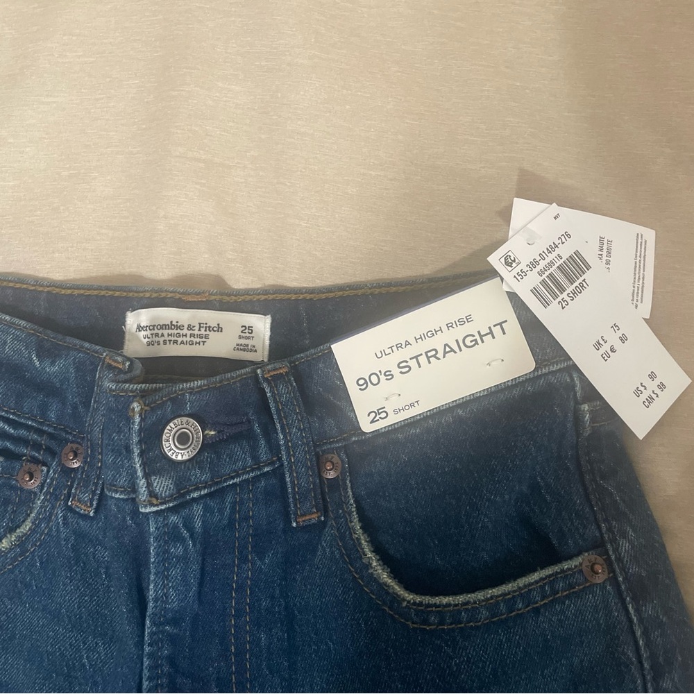 Abercrombie & Fitch Dark Blue 90's Straight Jeans Ultra High Rise. 25 Short.